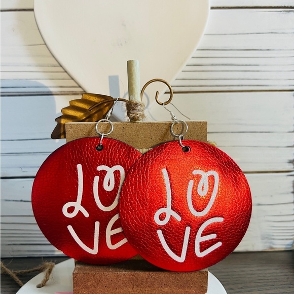 Love Chic: Oversized Geometric Earrings – Limited Edition! 💖✨ - Picture 1 of 3